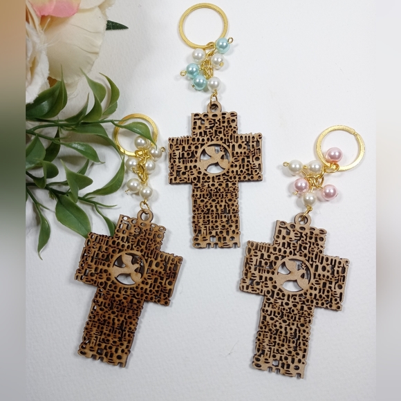 Keychain cross Our Father baptism party favors. First Communion Funeral keepsake - Picture 1 of 12